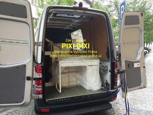 stehovani praha 2.jpg